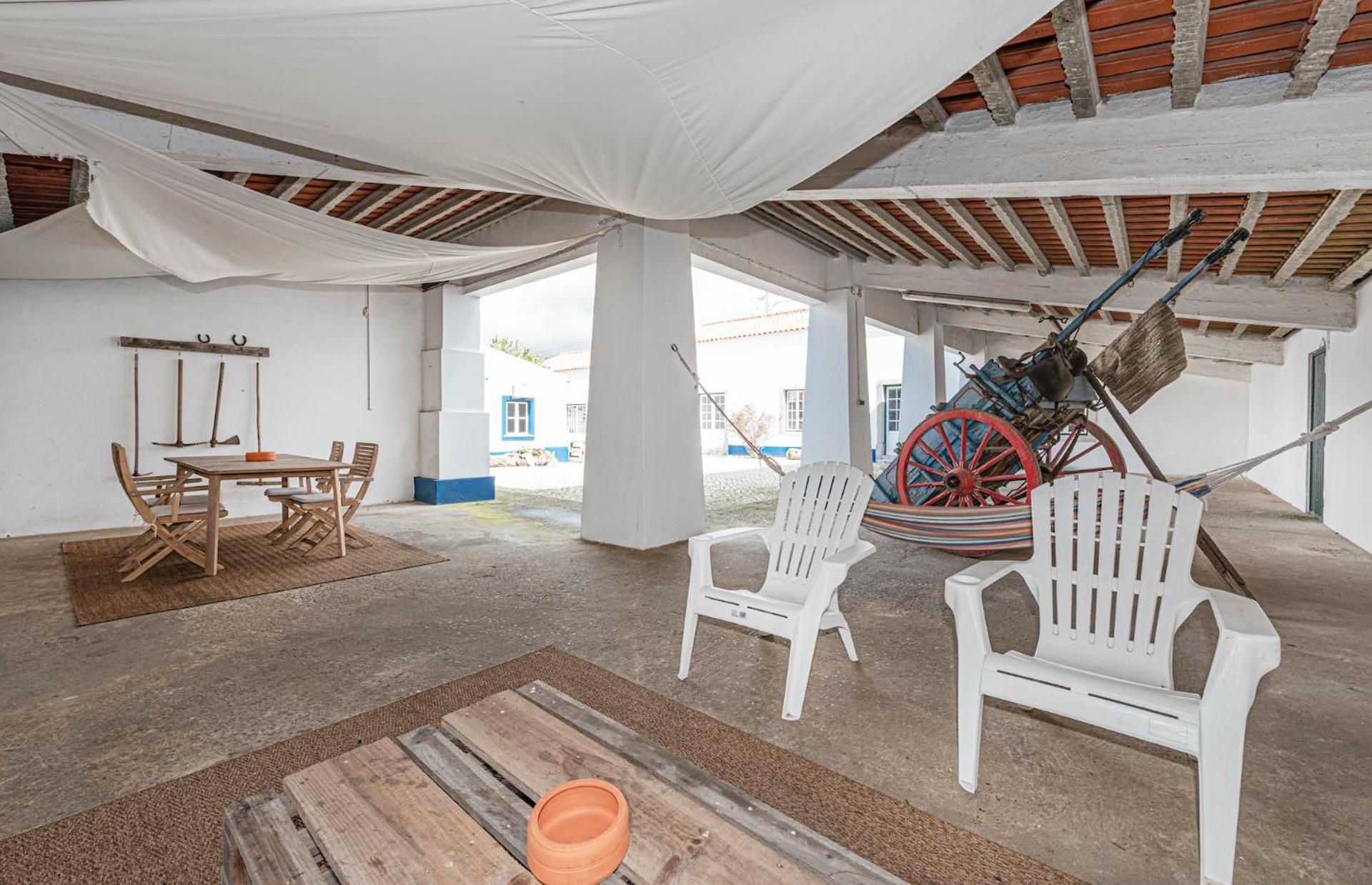 Patio Sant'ana - 2 Bedrooms W/ Exterior Area *