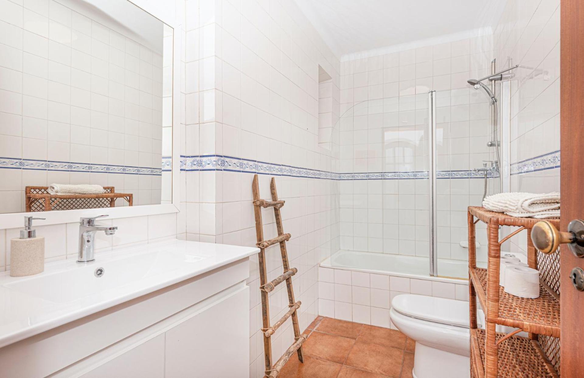 Patio Sant'ana - 2 Bedrooms W/ Exterior Area *